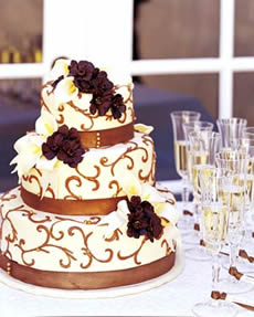 brown wedding cake.